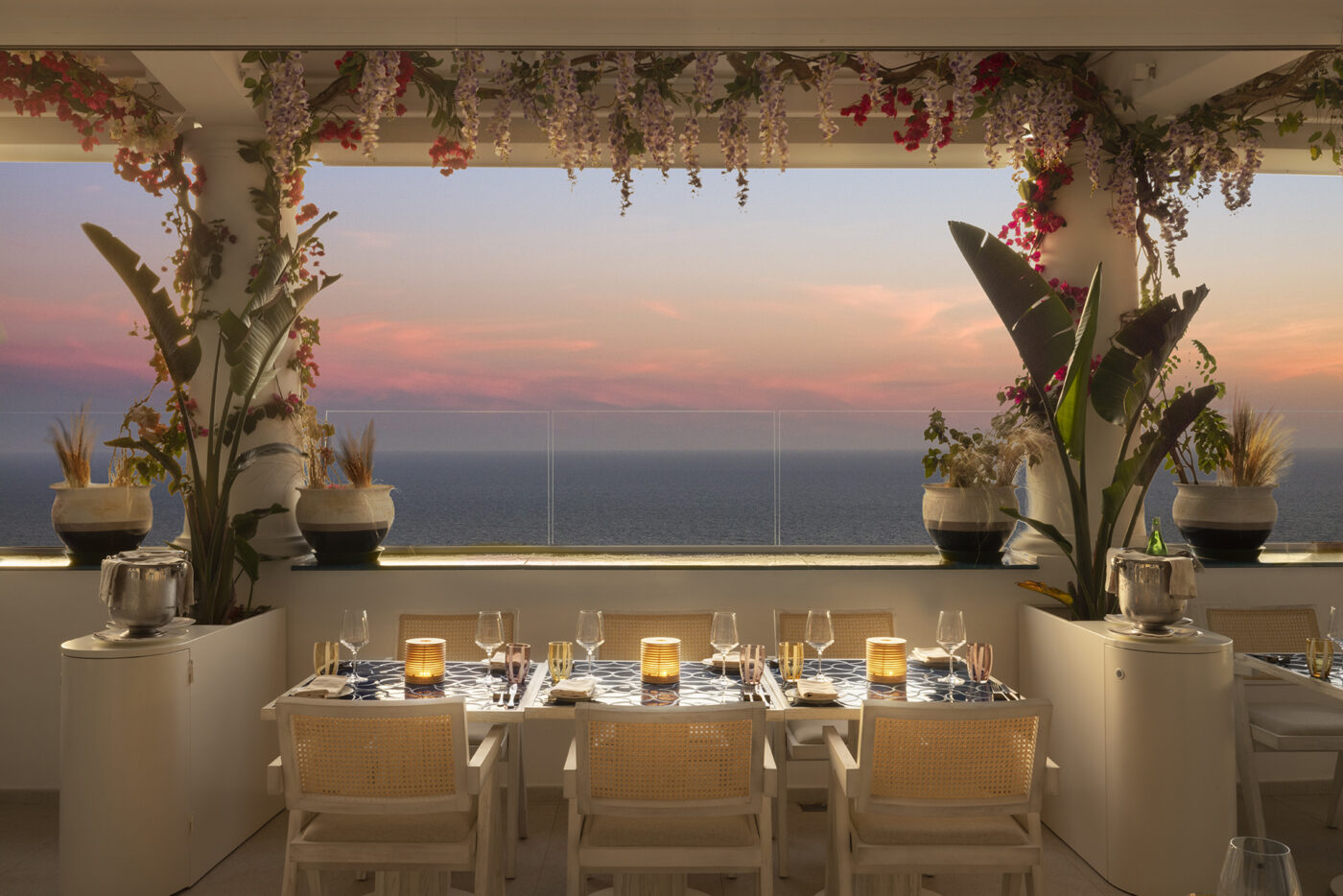 Mammà restaurant in Capri at sunset