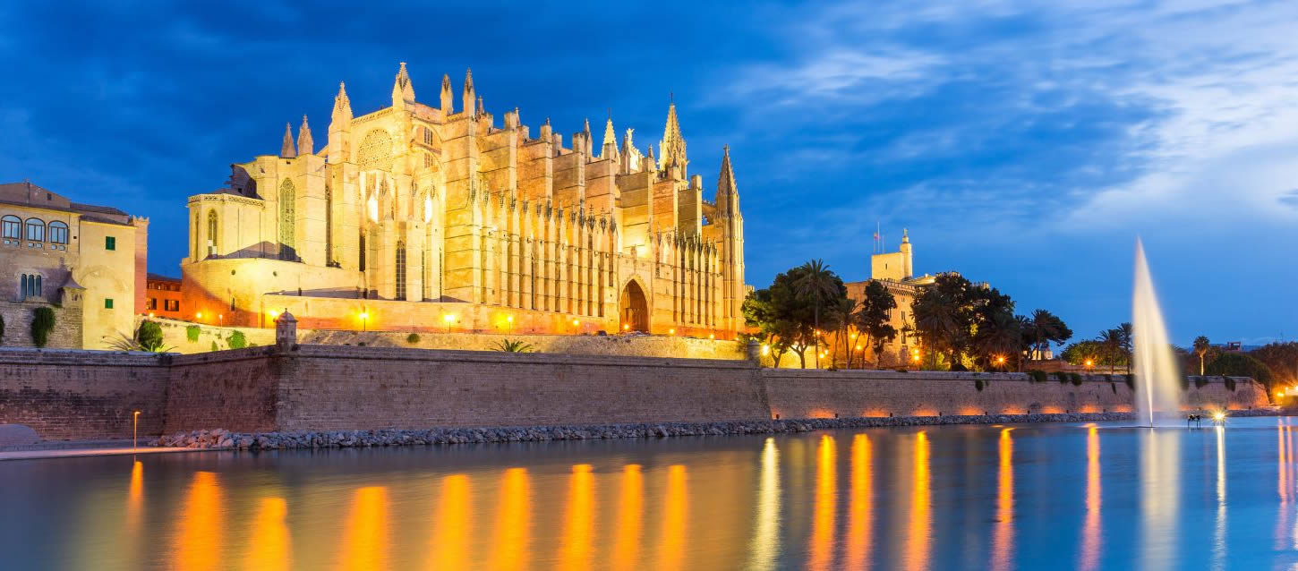 Palma Cathedral illuminated at night, Mallorca
