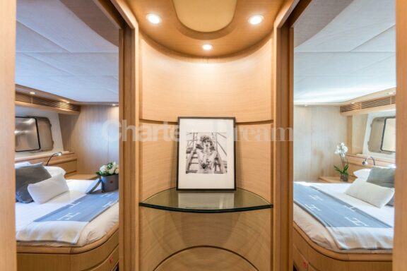 ASTONDOA 102GLX gallery image