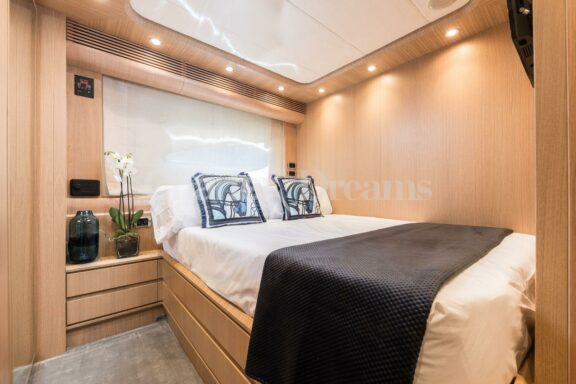 ASTONDOA 102GLX gallery image