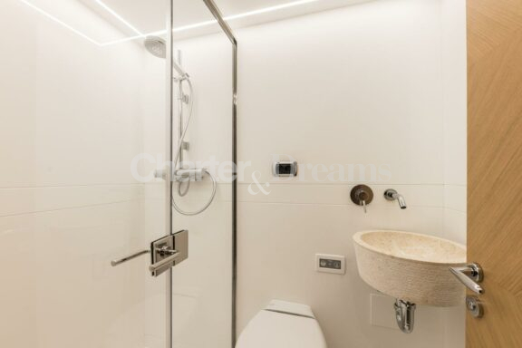 ASTONDOA 102GLX gallery image