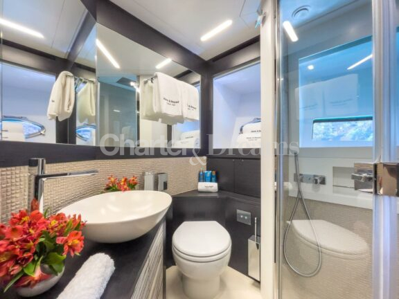 Pershing 8X gallery image