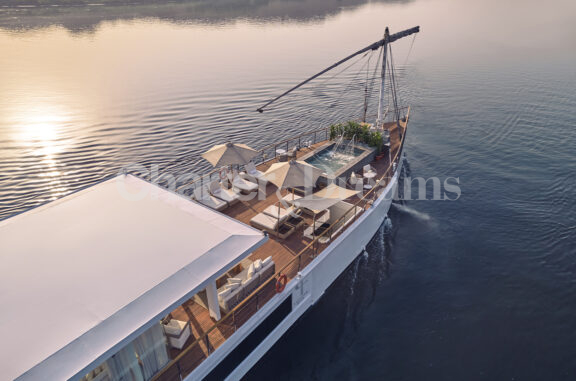 Berge Yacht Nile Egypt, aereal view - jacuzzi